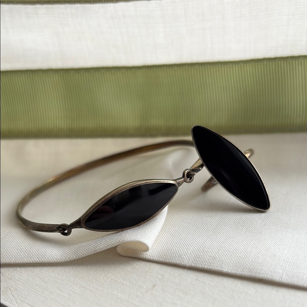 Elegant Sterling Silver Onyx Bracelet and Ring Set